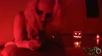 blazen berijden en klaarkomen op Halloween avond 