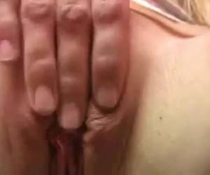 Stiekem op het toilet masturberen en filmen