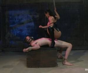 Haar mond voelt als een natte kut